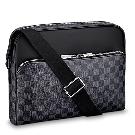 louis vuitton very messenger bag|louis vuitton unisex bag.